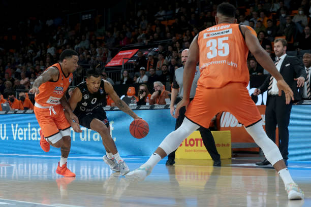 借出色的拦 借出色的拦