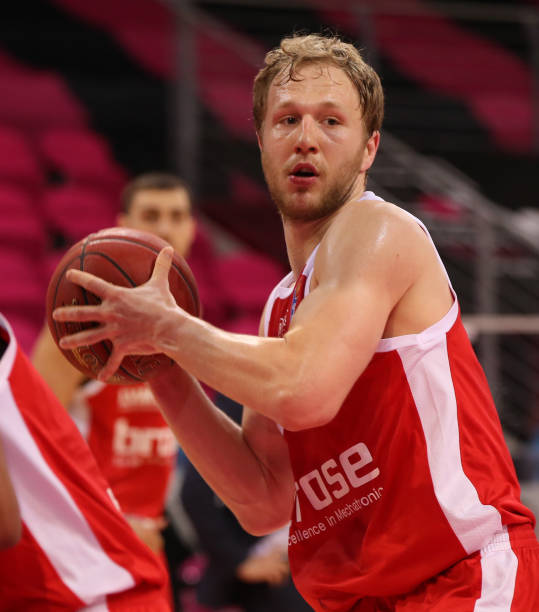 辛纳团队决 辛纳团队决